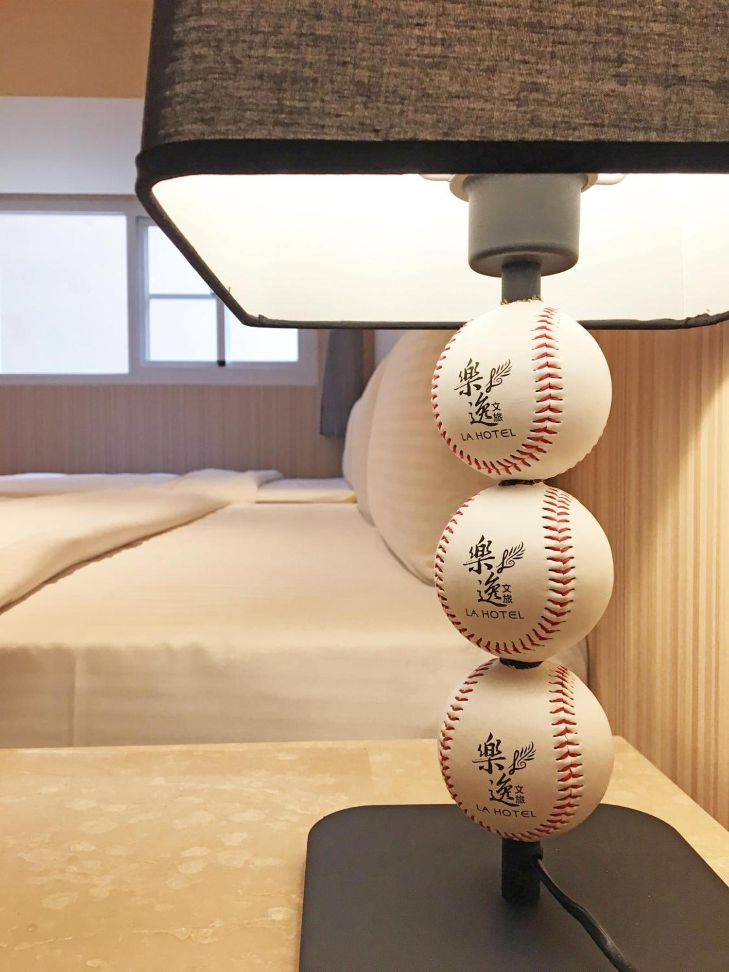 La Hotel-Baseball Theme Hall Гаосюн Екстер'єр фото
